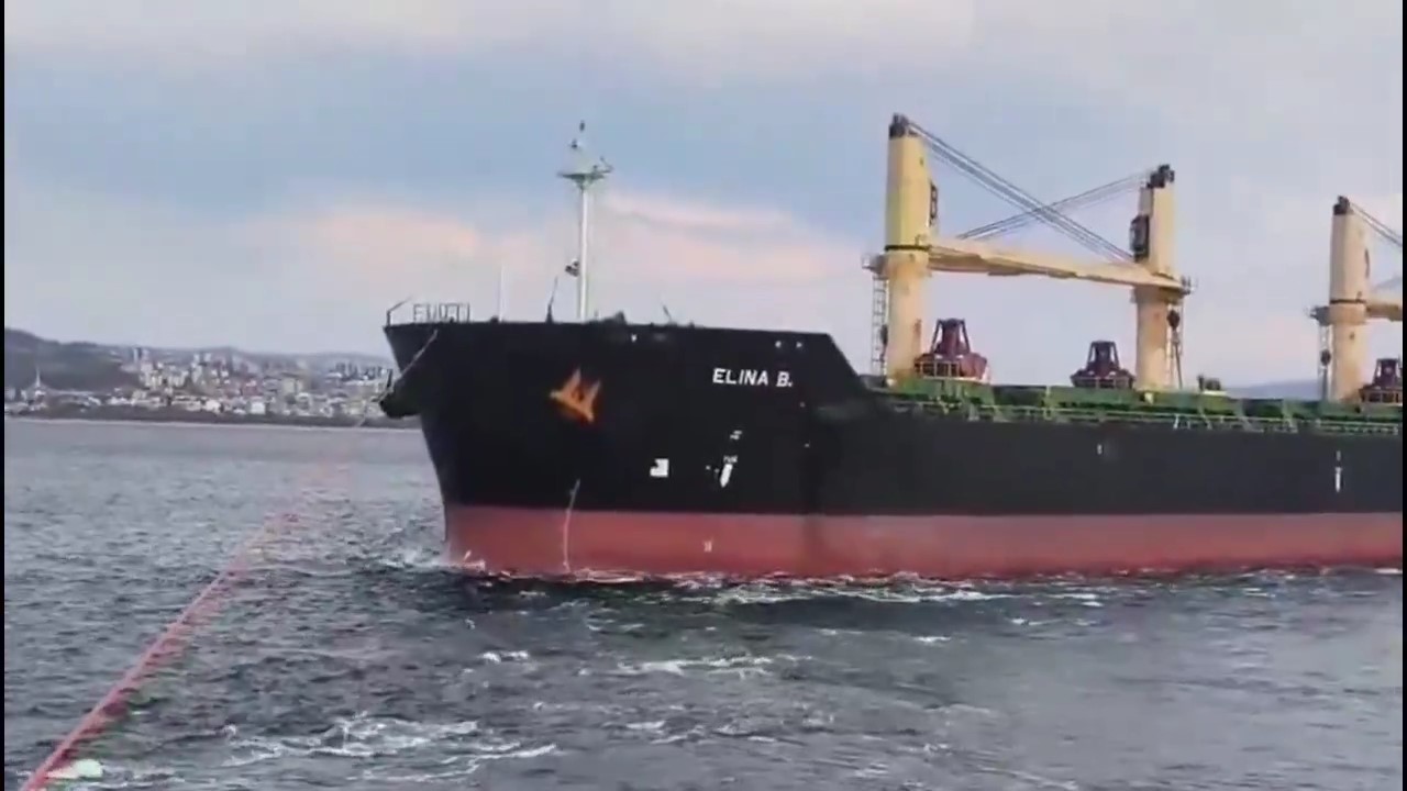 Çanakkale Boğazı’ndan geçişi sırasında makine arızası yapan gemi Karanlık Liman’a demirletildi