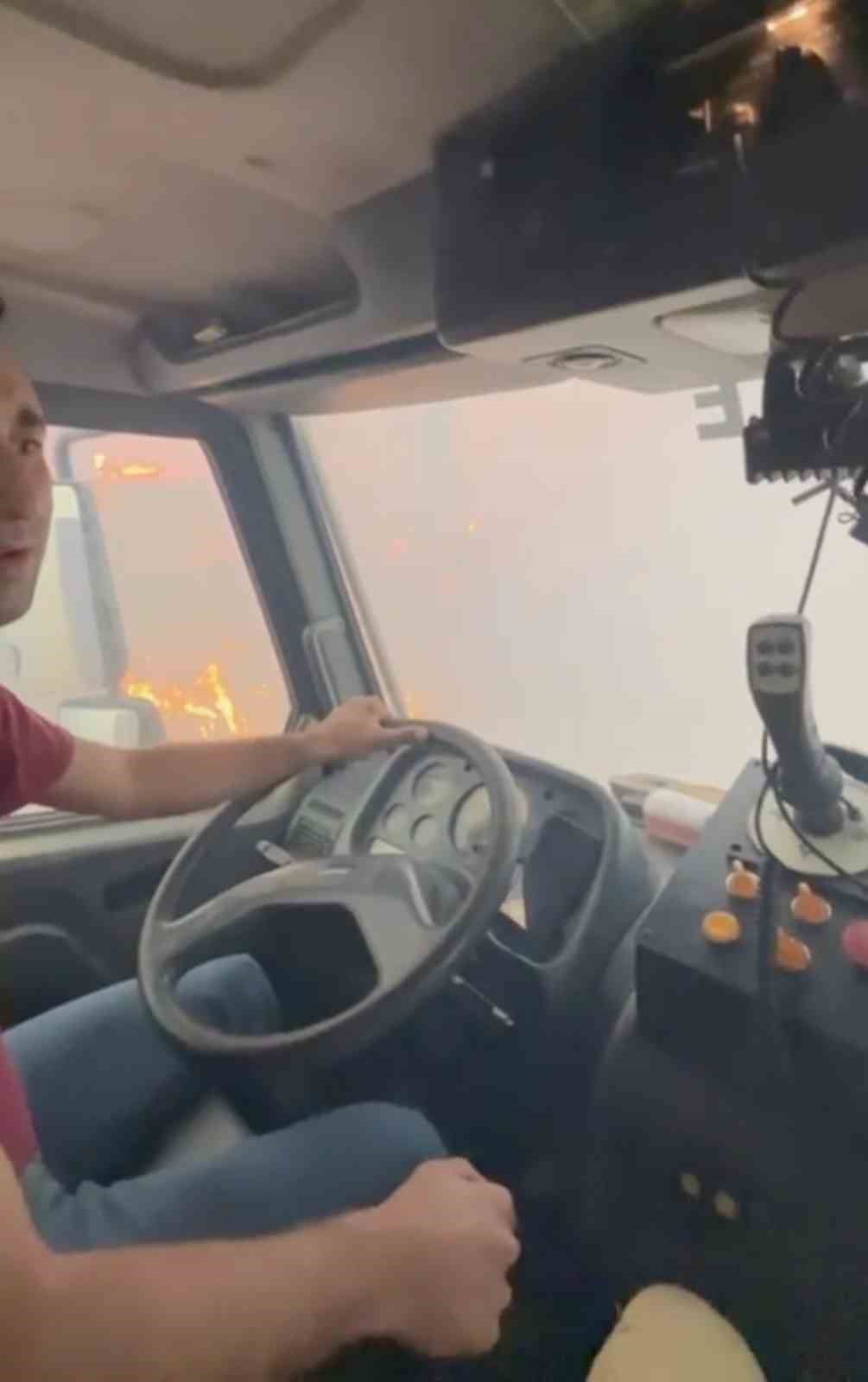 Orman yangınında mahsur kalan orman işçileri o anları görüntüledi