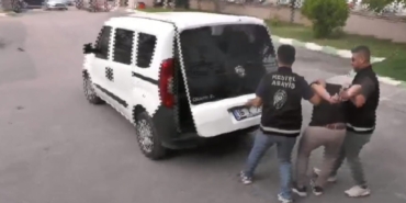 Bursa’da 19 yıl hapis cezasıyla aranan firari suçlu trafikte yakalandı