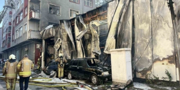 Bağcılar’da oto tamircisinde korkutan yangın