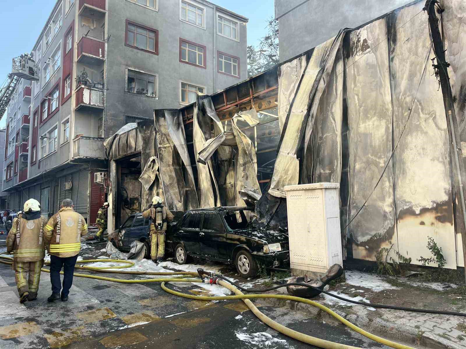 Bağcılar’da oto tamircisinde korkutan yangın