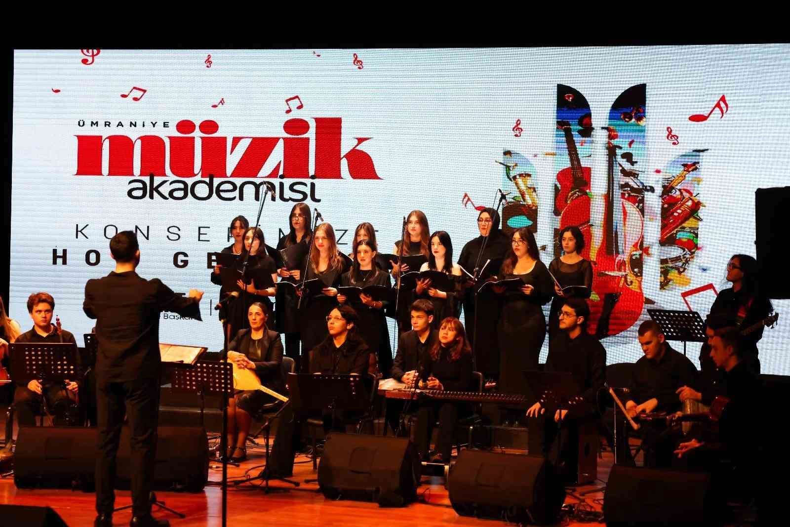 Ümraniye Belediyesi Müzik Akademisi’nden yüzde yüz başarı