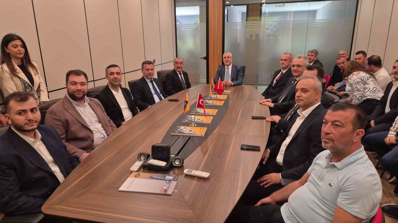 Çalışma ve Sosyal Güvenlik Bakanı Işıkhan’dan Silivri’de fabrika ziyareti