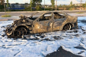 Motor arızası veren yabancı plakalı aracını gümrükten geçiremeyince yaktı