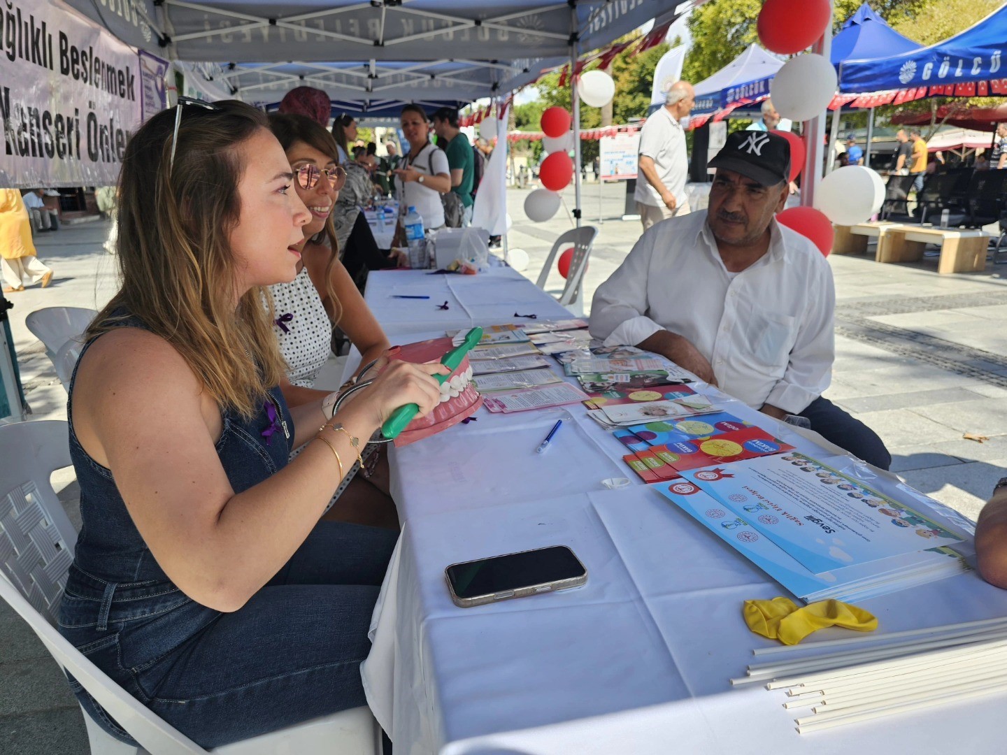 Sağlık sokağa indi