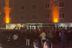 Esenyurt’ta alkollü iki grup arasında çıkan kavga kamerada