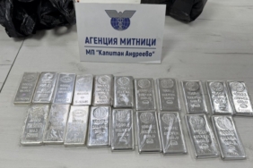 20 kilo Külçe gümüş komşuya kaldı