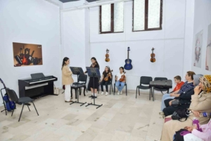 Esenyurt Belediyesi Kadın Sanat Merkezi’nde dersler başladı