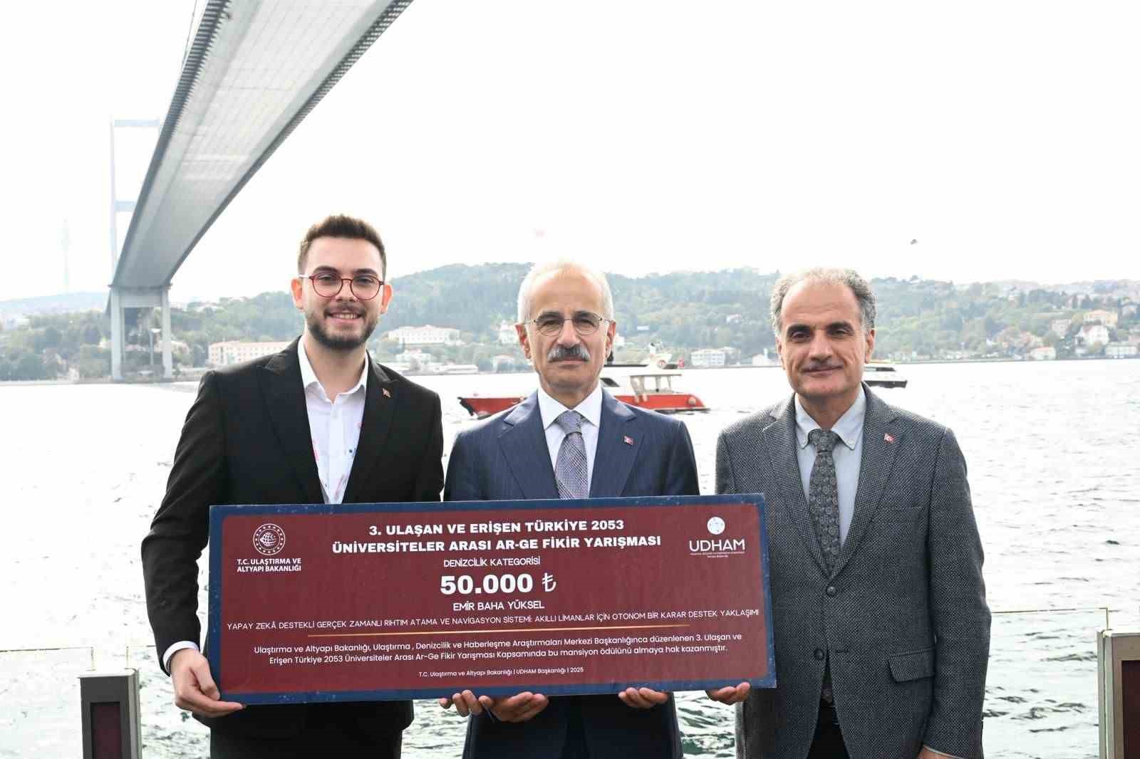 Ulaştırma ve Altyapı Bakanlığından SAÜ öğrencisine özel ödül