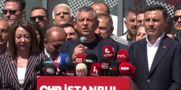 CHP Genel Başkanı Özel, partisinin İstanbul İl Başkanlığını ziyaret etti