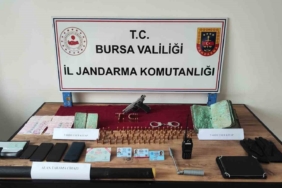 Tarihi incil ve tevratı 5 milyon dolara satmak istedi