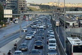 Okullarda uyum haftası başladı, İstanbul’da trafik yoğunluğu oluştu