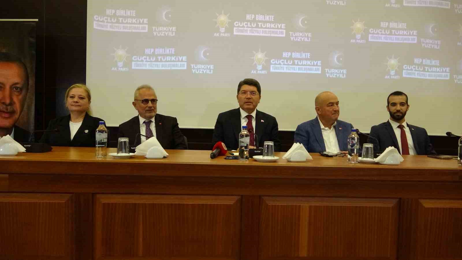 Adalet Bakanı Tunç, Çanakkale’de STK temsilcileriyle buluştu