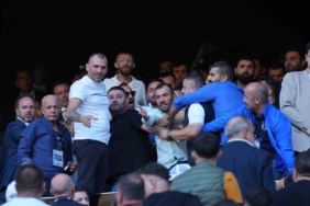 Fenerbahçe seçiminde tribünlerde gerginlik