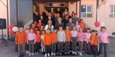 Pazaryeri’nde protokol üyeleri öğrencilerle bir araya geldi