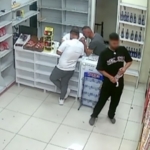 Arnavutköy’de pes dedirten hırsızlık: İçeceği eşofmanına gizleyip çaldı