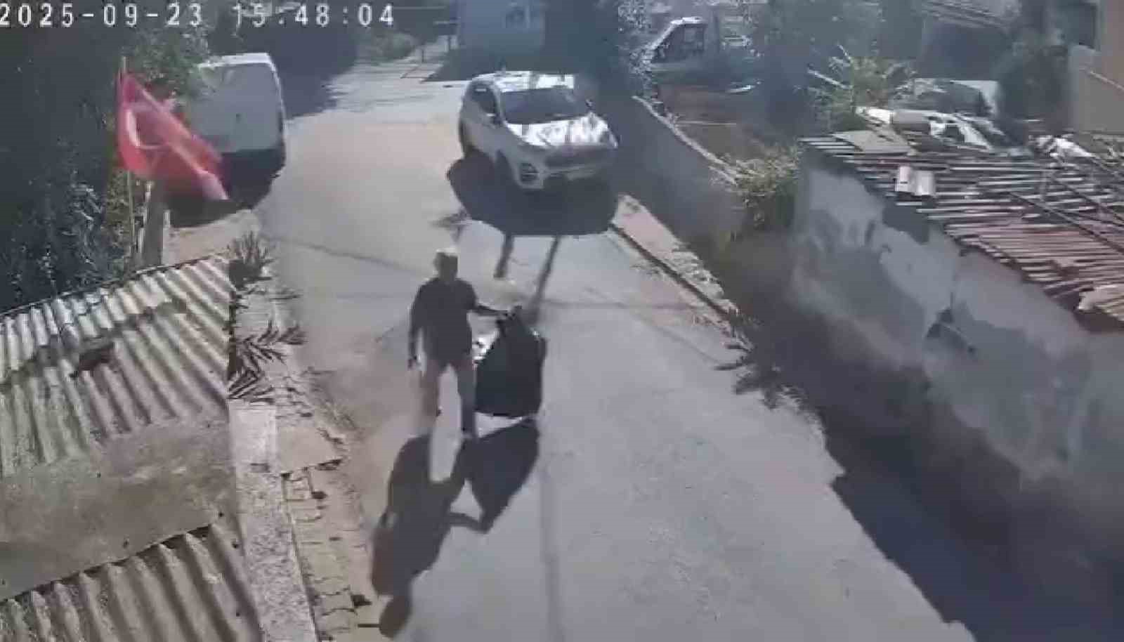 Kontrollü patlatma adeta deprem etkisi oluşturdu: O anlar kamerada