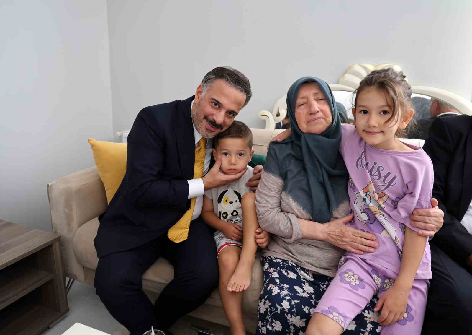 AK Parti Genel Merkez Siyasi ve Hukuki İşler Başkan Yardımcısı Kemalletin Yılmaztekin: "Türkiye Yüzyılı Buluşmaları" esasen halkla buluşma, istişare hasbihal meselesidir"