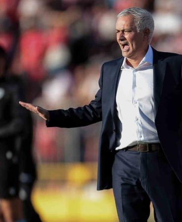 Mourinho, Benfica ile ilk maçına çıktı