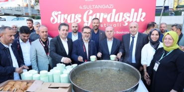 Sultangazi’de Sivas Gardaşlık Festivali renkli görüntülere sahne oldu