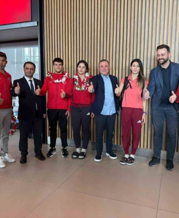 Para Atletizm Milli Takımı sporcuları yurda döndü
