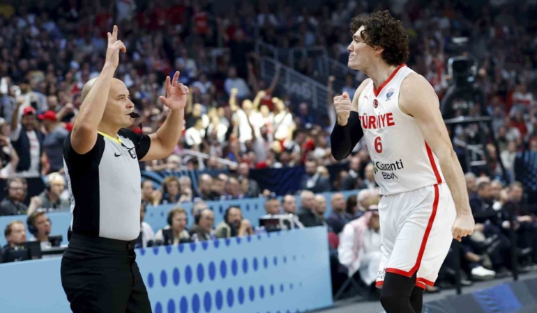 A Milli Erkek Basketbol Takımı, Avrupa ikincisi oldu
