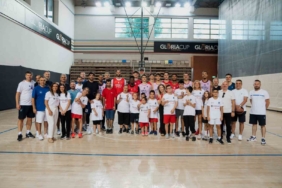 Corendon Turizm Grubu ve ZİÇEV çocukları, A. Efes antrenmanını ziyaret etti