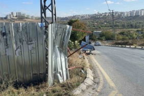 Başakşehir’de feci kaza: Bariyerden kopan demir şoförün bacağına ok gibi saplandı