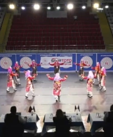 Balıkesirli folklorcular göz doldurdu