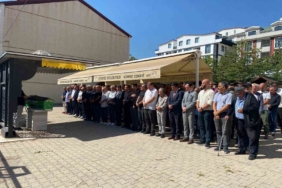 Trafik kazasında hayatını kaybeden 78 yaşındaki kadın son yolculuğuna uğurlandı