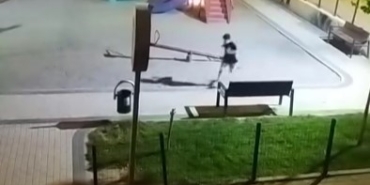 Bursa’da çocuklar oyun parkını ateşe verdi