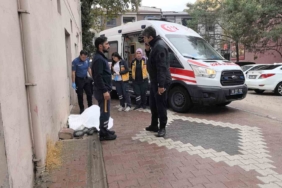 Yaşlı adam sokakta ölü bulundu