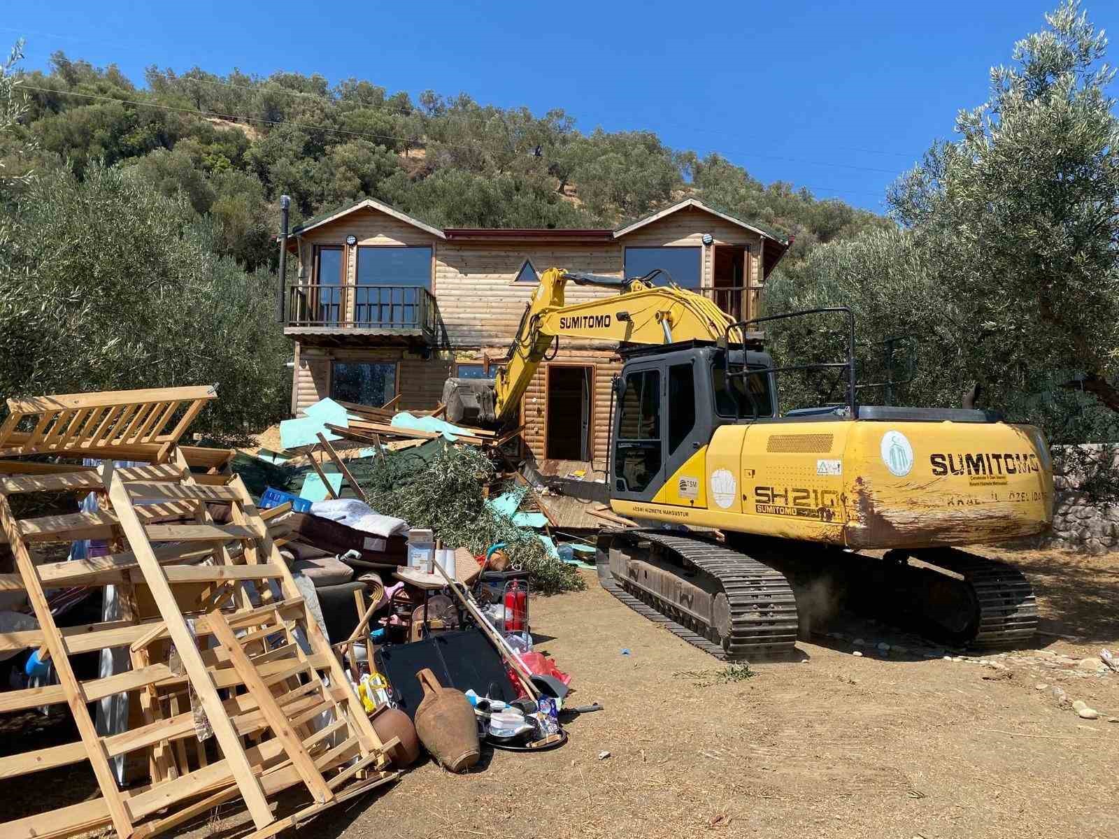 Çanakkale’de 22 kaçak yapı yıkıldı