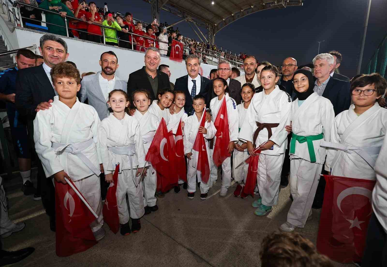 Amatör spor kulüplerine 18 milyonluk malzeme desteği