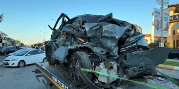 Mikserin çarptığı otomobil 4 araca çarptı: 2 çocuk yaralı