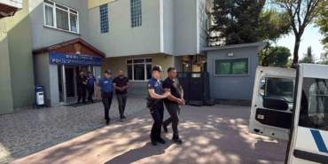 Sakarya’da 2 çocuğun yaralandığı, 4 evin yakıldığı kavgayla ilgili 4 şüpheli tutuklandı