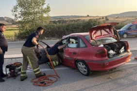 Tek taraflı trafik kazasında 4 kişi yaralandı