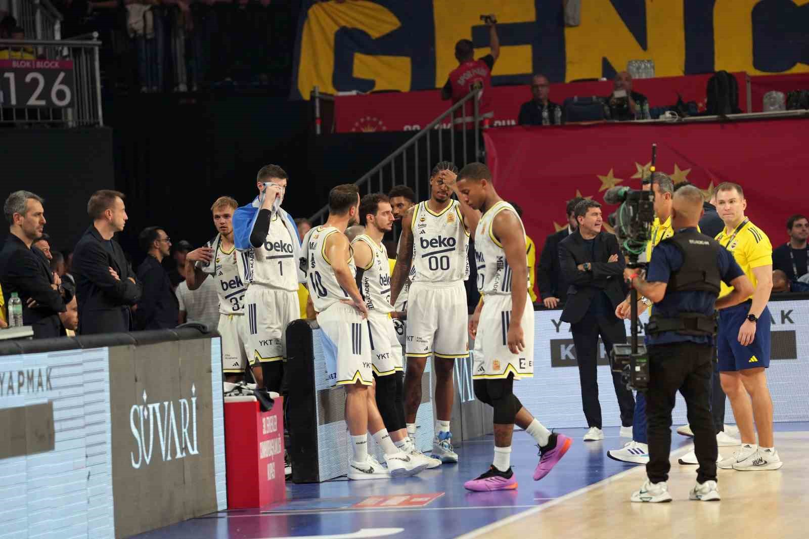 Cumhurbaşkanlığı Kupası’nda tribün olayları nedeniyle 15 dakika ara verildi