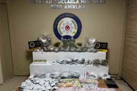 Kocaeli’de narkotik baskını: 5 şüpheli yakalandı, 9 kilo uyuşturucu ele geçti