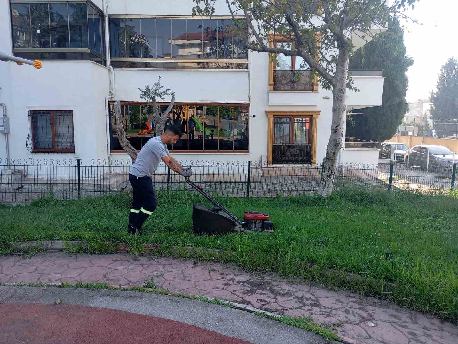 Körfez’de yollar ve parklar yenileniyor