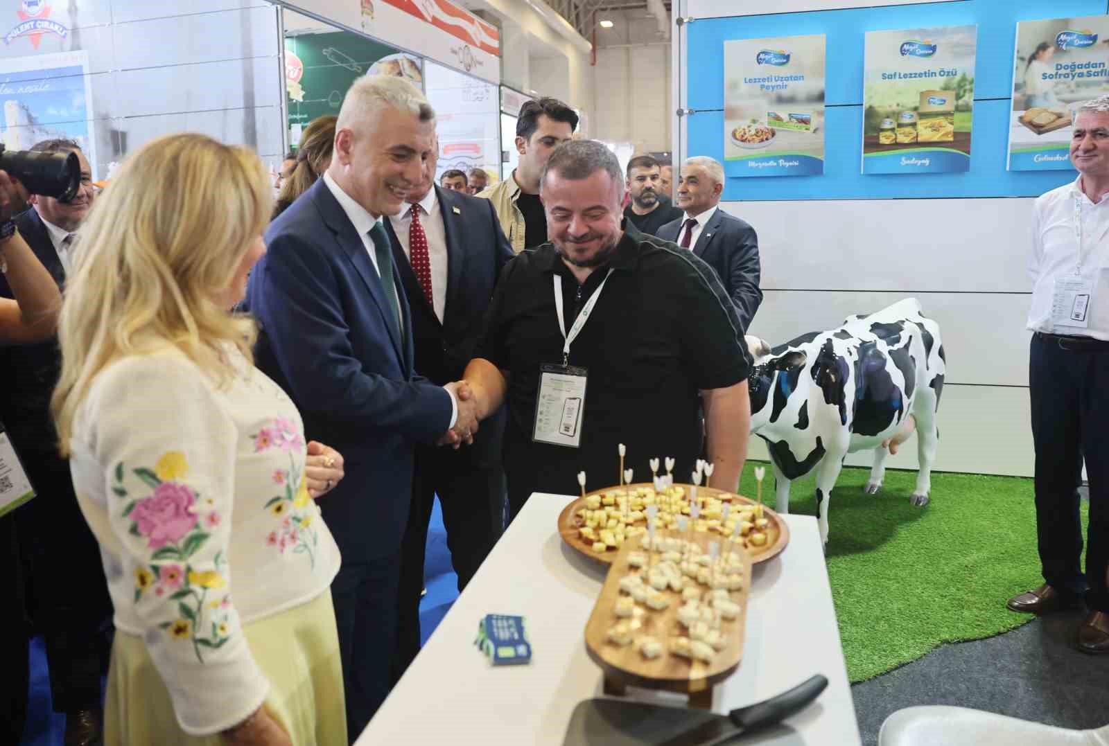 Bakan Bolat: "KKTC üretiminin ve ekonomisinin güçlenmesi için KKTC’nin yanında olacağız"