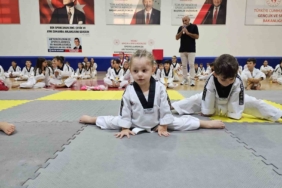 Tekvando sporcuları kuşak atladı