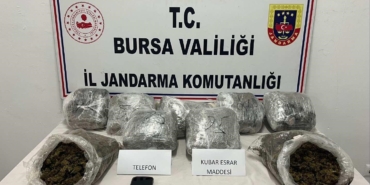 Bursa’da eve yapılan baskında 8 kilo 900 gram esrar ele geçirildi
