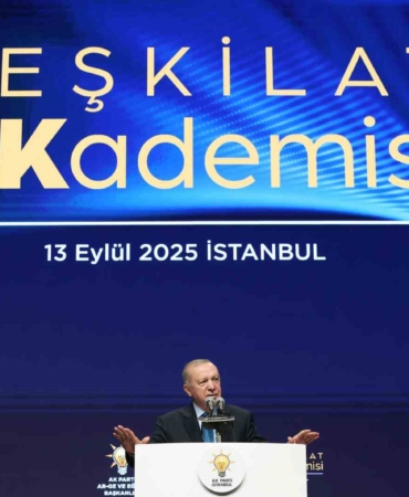 Cumhurbaşkanı Erdoğan’dan Özgür Özel’e tepki: "Manavgat’ta balya balya dolarları, altınları nasıl açıklayacak"