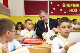 Sultanbeyli Belediyesi’nden okula yeni başlayan tüm öğrencilere ücretsiz kırtasiye seti