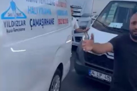 Emniyet şeridinden kaynak yaptılar, tepki gösteren sürücüye saldırdılar