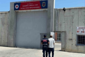 Suç rekortmenleri yakalandı: Yaşı kadar suç kaydının yanında 55 yıl hapis cezası varmış