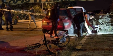 Bisikletli gence çarpıp otomobili otogara bırakarak kaçtı