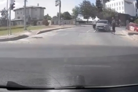 Çanakkale’de yol verme kavgası araç kamerasına yansıdı