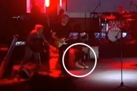 Ünlü sanatçı sahneye çıkarken düştü